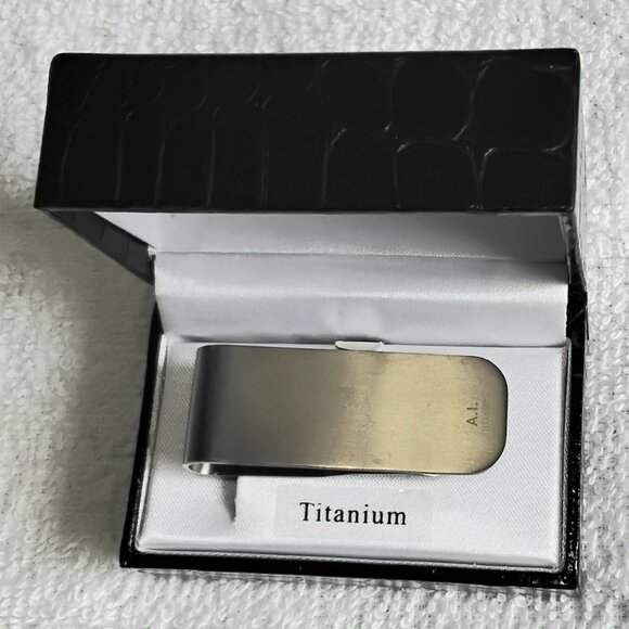 Vintage 2" Alpine International Titanium Money Clip in Original Box!! - Picture 4 of 5